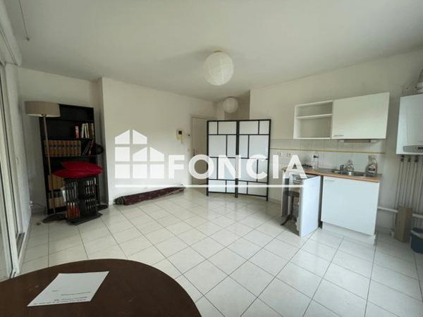 Location Appartement 2 pièces 32.5 m² - 16 PLACE RAPHAEL Montpellier 34000
