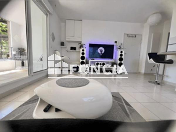 Location Appartement 2 pièces 32.5 m² - 16 PLACE RAPHAEL Montpellier 34000