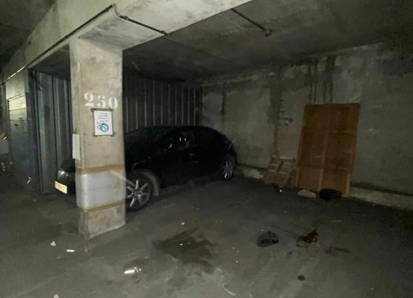 Stationnement à louer  •  12 m2 Paris 19