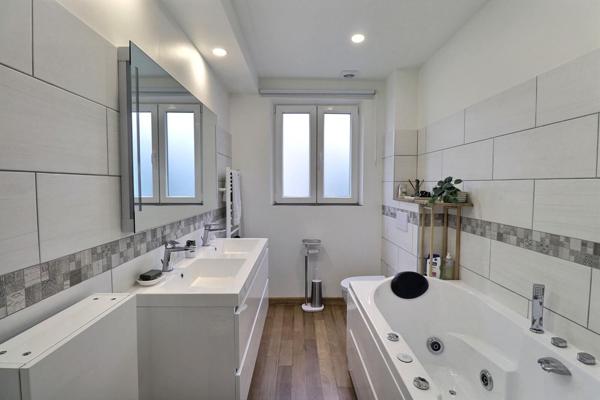 Maison d'Architecte 8p 4ch 190 m2 avec vue panoramique