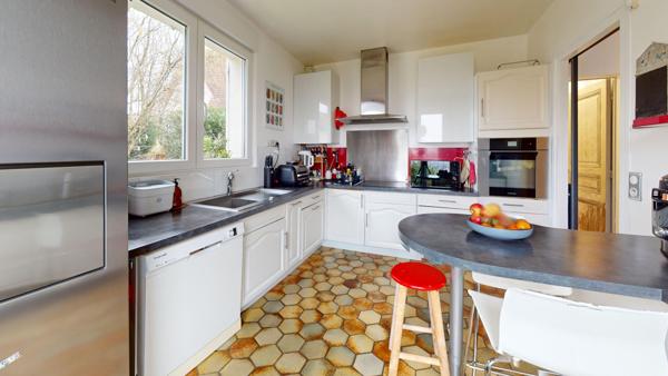 Maison d'Architecte 8p 4ch 190 m2 avec vue panoramique