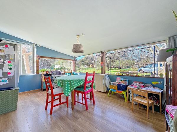 Superbe mas avec dépendance, garage sur son magnifique terrain sans voisins