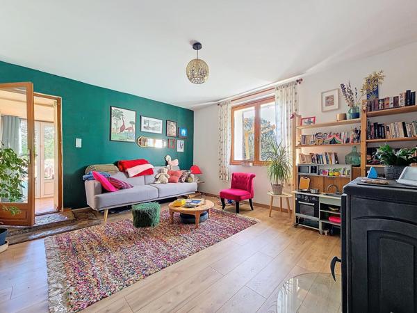 Superbe mas avec dépendance, garage sur son magnifique terrain sans voisins