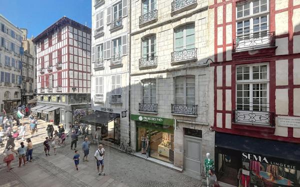 Appartement à vendre    2 pièces • 65,85 m2 Bayonne