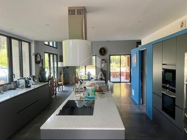 Élégance Contemporaine au Coeur de Sanguinet : Maison d'Exception à Vendre