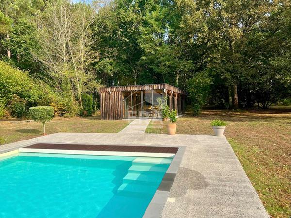 Élégance Contemporaine au Coeur de Sanguinet : Maison d'Exception à Vendre