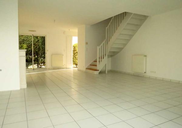 MAISON AVEC JARDIN REF 60589