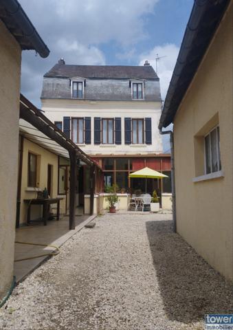 Maison de ville à Noyon – Proche gare, centre-ville et commodités