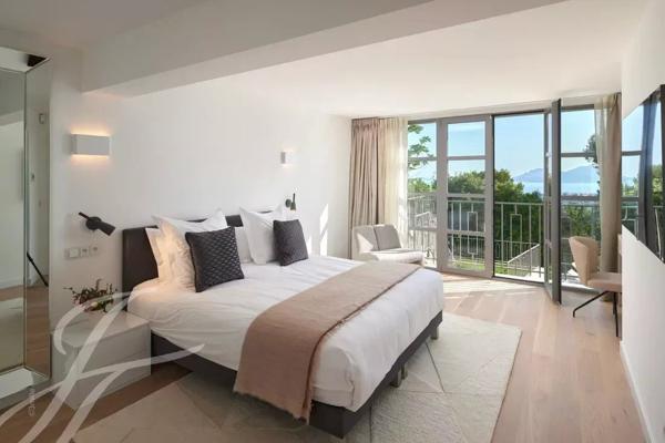 Hauteur de Cannes Villa récemment rénovée