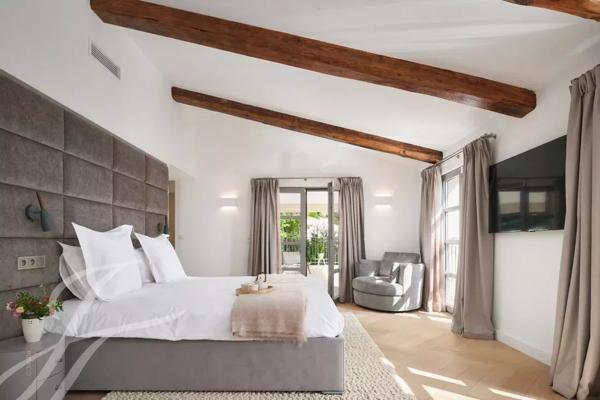 Hauteur de Cannes Villa récemment rénovée