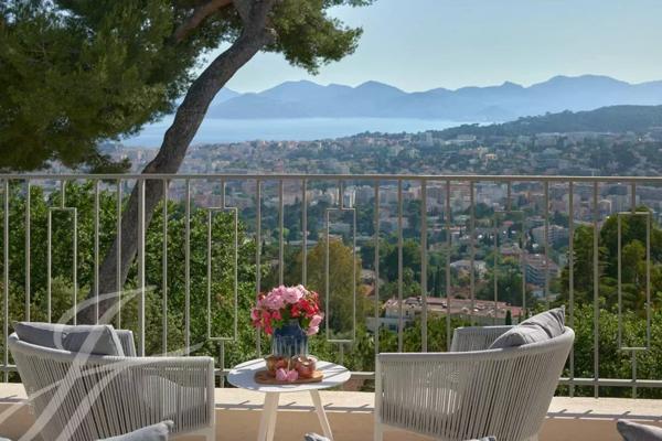 Hauteur de Cannes Villa récemment rénovée
