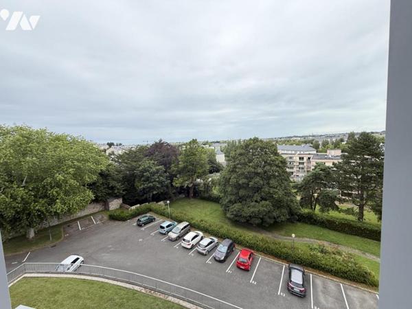 SAINT MALO COLLINE DE BELLEVUE Un appartement de type III dernier étage ascenseur garage box 