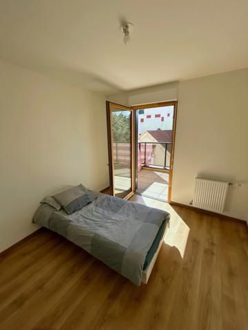 EXCLUSIVITÉ – Appartement T3 avec balcon et terrasse – Vénissieux, proche tramway