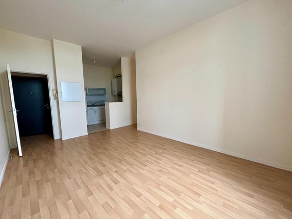 Appartement 3 pièces à vendre à Dinan  ascenseur 2 chambres parking cave et garage