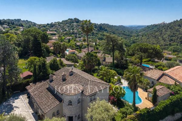 Belle villa familiale avec vue mer et vue sur Saint-Paul de Vence