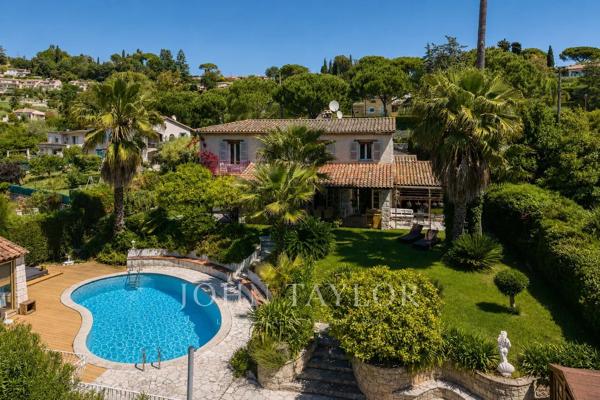 Belle villa familiale avec vue mer et vue sur Saint-Paul de Vence