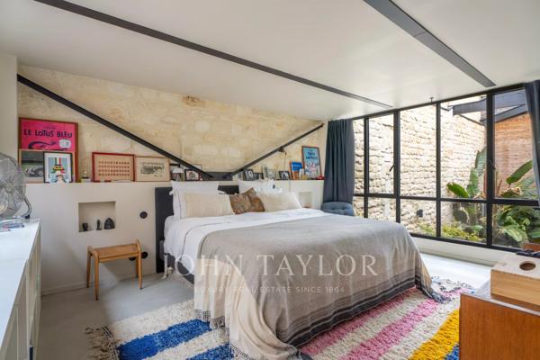 BORDEAUX – CHARTRONS LOFT D’ARCHITECTE D’EXCEPTION AVEC PISCINE INTÉRIEURE, PATIO PAYSAGER ET ROOF TOP