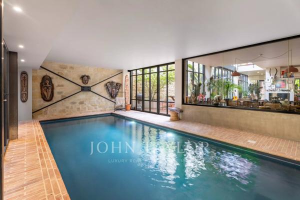 BORDEAUX – CHARTRONS LOFT D’ARCHITECTE D’EXCEPTION AVEC PISCINE INTÉRIEURE, PATIO PAYSAGER ET ROOF TOP