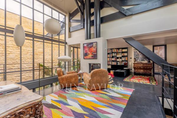BORDEAUX – CHARTRONS LOFT D’ARCHITECTE D’EXCEPTION AVEC PISCINE INTÉRIEURE, PATIO PAYSAGER ET ROOF TOP