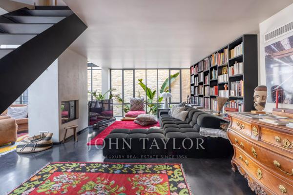 BORDEAUX – CHARTRONS LOFT D’ARCHITECTE D’EXCEPTION AVEC PISCINE INTÉRIEURE, PATIO PAYSAGER ET ROOF TOP