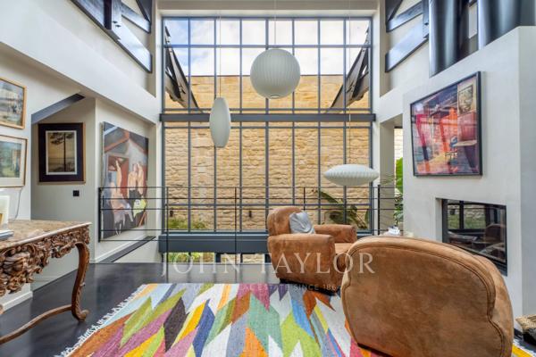 BORDEAUX – CHARTRONS LOFT D’ARCHITECTE D’EXCEPTION AVEC PISCINE INTÉRIEURE, PATIO PAYSAGER ET ROOF TOP