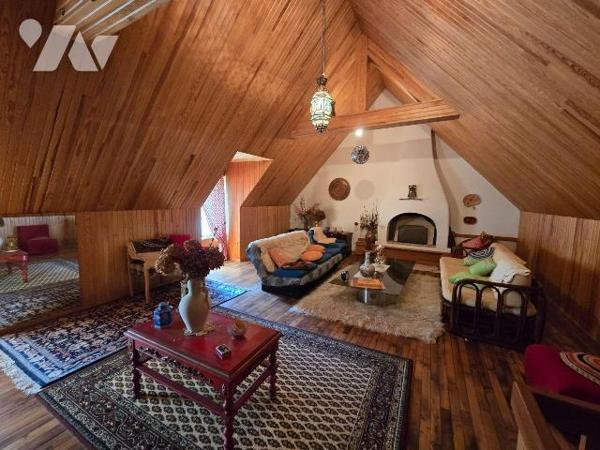 Proche REDON et GARE, En Centre bourg, maison orientée SUD,  composée de 2 logements sur terrai...