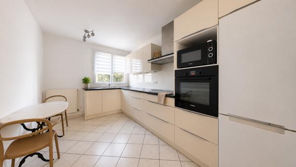 Appartement
         3 pièces
        - 80 m² Exclusivité 230 000 € *