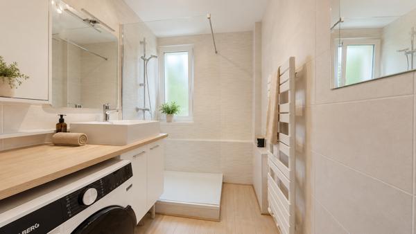 Appartement
         3 pièces
        - 80 m² Exclusivité 230 000 € *