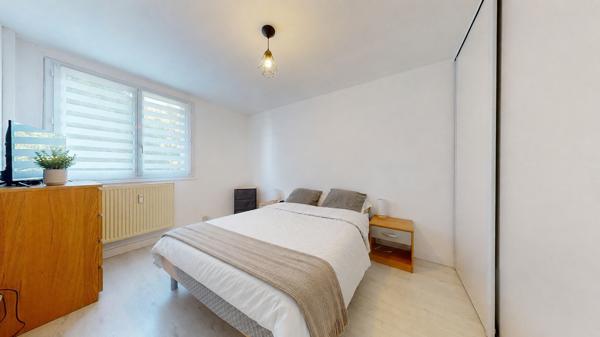 Appartement
         3 pièces
        - 80 m² Exclusivité 230 000 € *
