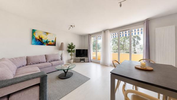 Appartement
         3 pièces
        - 80 m² Exclusivité 230 000 € *