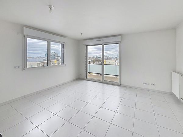 Appartement Issy Les Moulineaux 2 pièce(s) 47 m2 Récent, vue dégagée,lumineux, tramway T2
