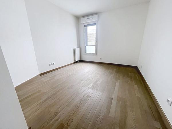 Appartement Issy Les Moulineaux 2 pièce(s) 47 m2 Récent, vue dégagée,lumineux, tramway T2