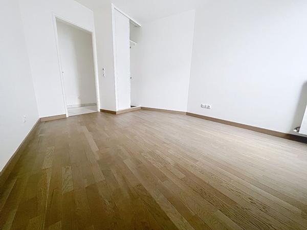 Appartement Issy Les Moulineaux 2 pièce(s) 47 m2 Récent, vue dégagée,lumineux, tramway T2