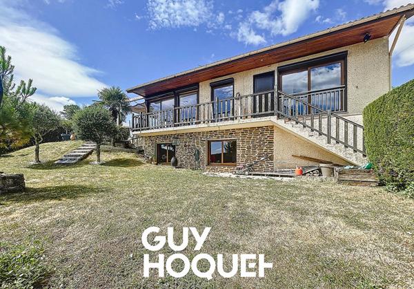 Maison de Caractère 4 Chambres avec Piscine et Vue sur 1035 m² de Terrain - 71570 PRUZILLY