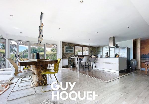 Maison de Caractère 4 Chambres avec Piscine et Vue sur 1035 m² de Terrain - 71570 PRUZILLY