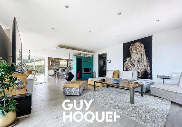 Maison de Caractère 4 Chambres avec Piscine et Vue sur 1035 m² de Terrain - 71570 PRUZILLY