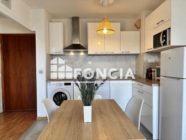 Location Appartement meublé 2 pièces 34.52 m² - 9-15 RUE MICHELET Hyeres 83400