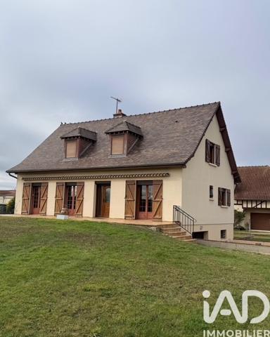 Maison à vendre 8 pièces 153 m² Saint-Lyé