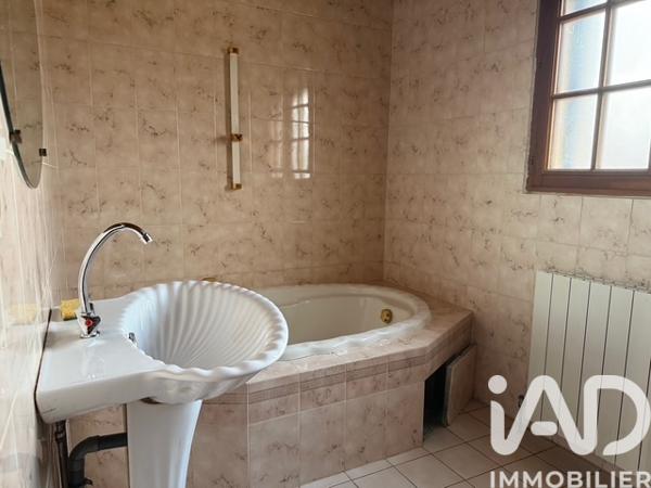 Maison à vendre 8 pièces 153 m² Saint-Lyé