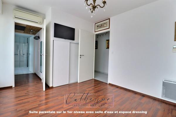 Appartement duplex de 109.1m2 hab / 138.85m² au sol - 3 chambres - 3 terrasses - Garage double