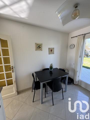 Maison à vendre 4 pièces 91 m² Saint-Denis-de-l'Hôtel