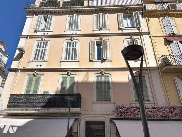 APPARTEMENT  2 P CENTRE VILLE CANNES BANANE A RENOVER.