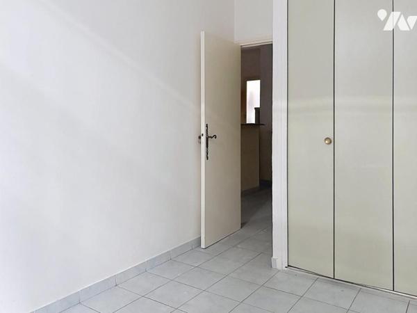 APPARTEMENT  2 P CENTRE VILLE CANNES BANANE A RENOVER.
