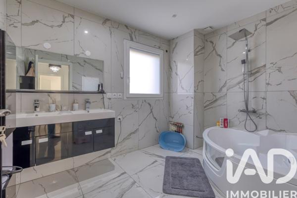 Maison à vendre 5 pièces 149 m² Grenoble
