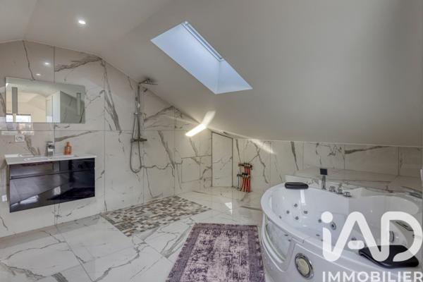 Maison à vendre 5 pièces 149 m² Grenoble