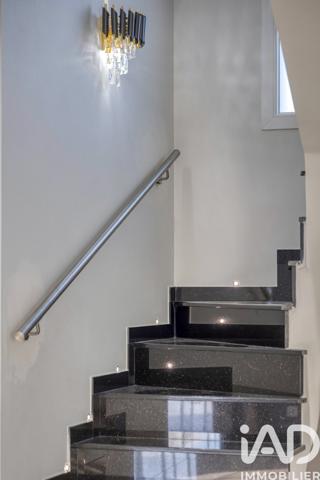 Maison à vendre 5 pièces 149 m² Grenoble