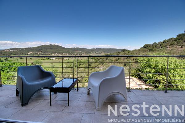 A VENDRE Maison à Taradeau 6 pièce(s) 236 m2 avec vue dégagée, piscine