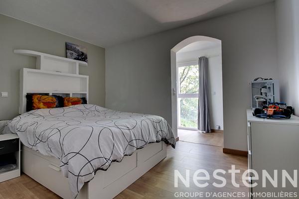 A VENDRE Maison à Taradeau 6 pièce(s) 236 m2 avec vue dégagée, piscine