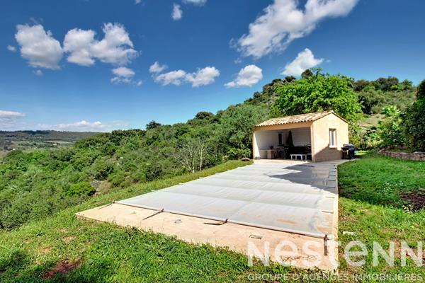A VENDRE Maison à Taradeau 6 pièce(s) 236 m2 avec vue dégagée, piscine