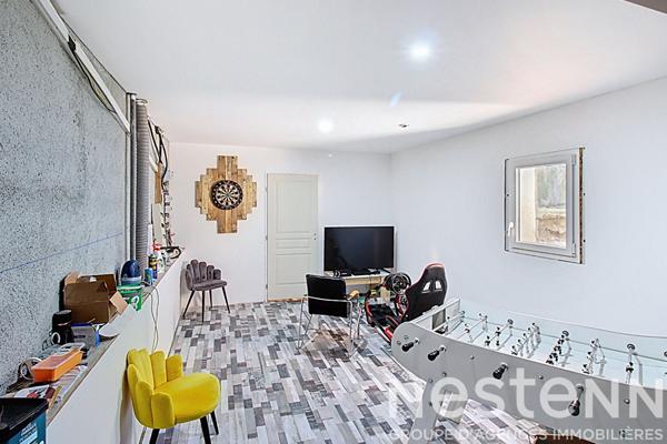 A VENDRE Maison à Taradeau 6 pièce(s) 236 m2 avec vue dégagée, piscine